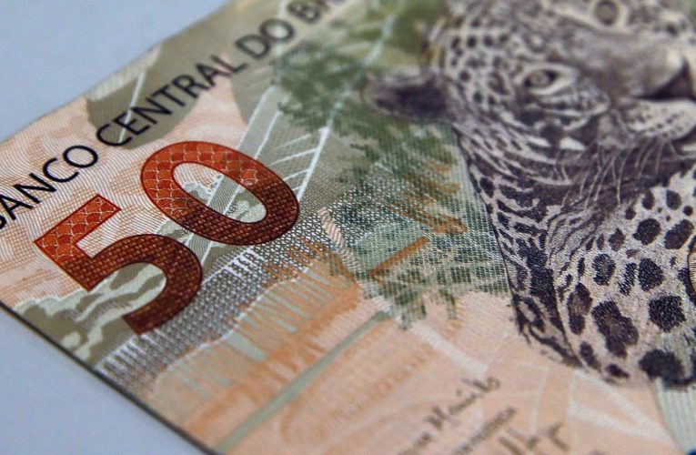 Governo lançará linha de antecipação de pagamento a fornecedores Gastos com fornecedores chegam a R$ 48 bilhões por ano