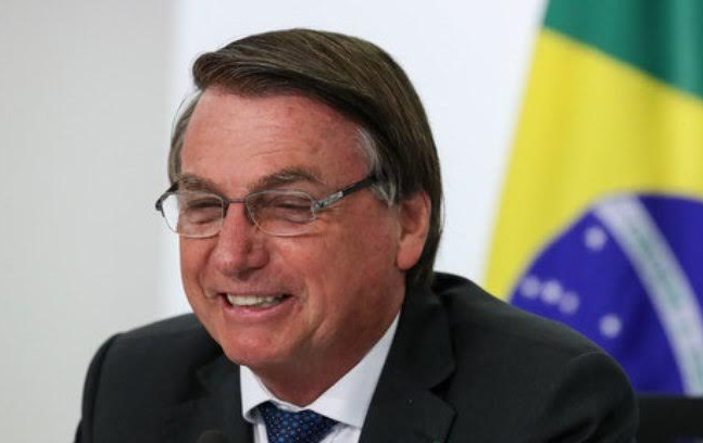 Bolsonaro assina decretos sobre combate à corrupção em evento
