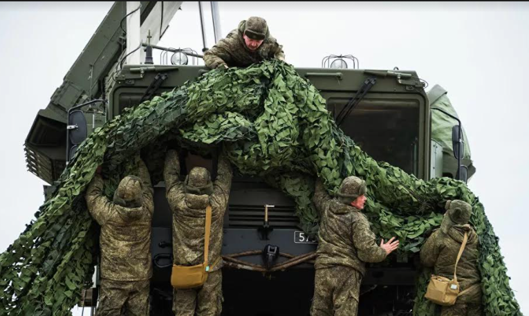 Por que a Rússia movimenta suas tropas para a fronteira com a Ucrânia?