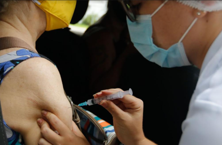 São Paulo antecipa vacinação de pessoas com morbidades e deficientes