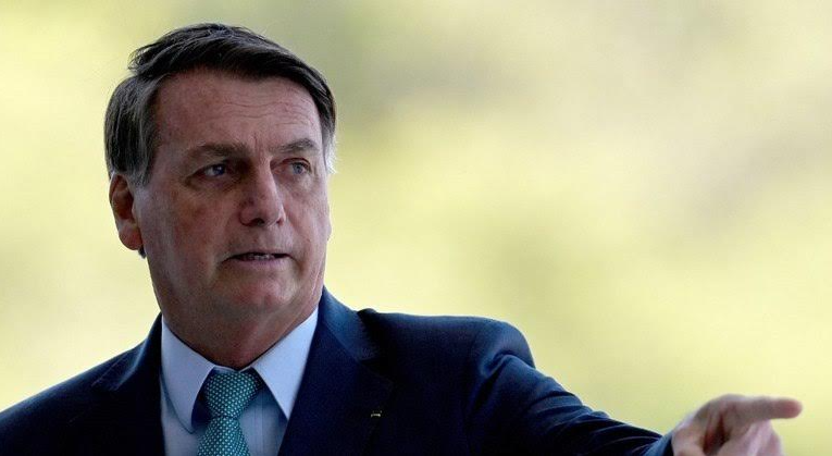 Bolsonaro sobe tom de ofensas e xinga Barroso de “filho da p.”