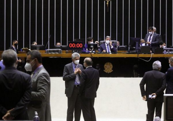 Câmara aprova em 2o turno PEC que aumenta repasses para municípios