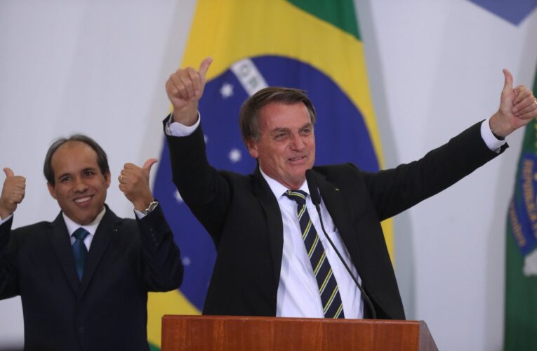 Bolsonaro volta a descartar passaporte nacional da vacina: ‘Não teremos’