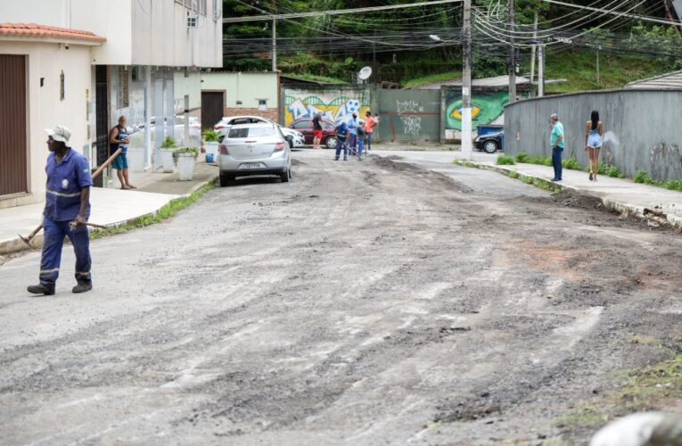 Barra Mansa- RJ Serviço de melhoria na pavimentação de Barra Mansa chega ao bairro Ano Bom