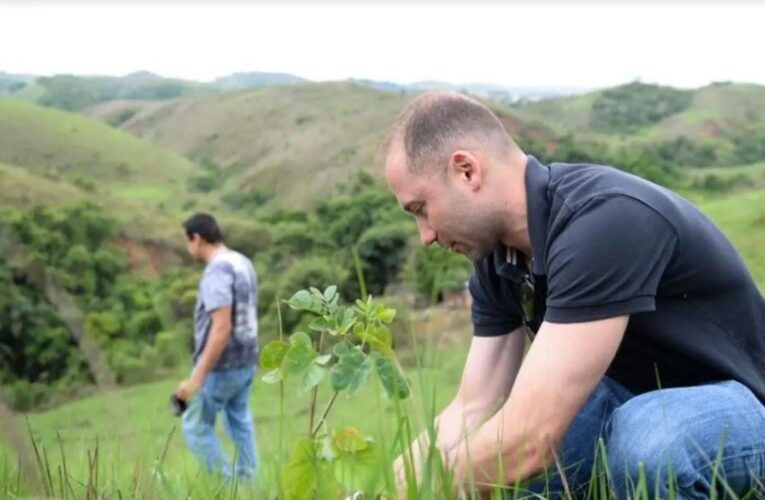 Prefeitura realiza plantio de mais 100 mudas nativas no bairro Getúlio Vargas