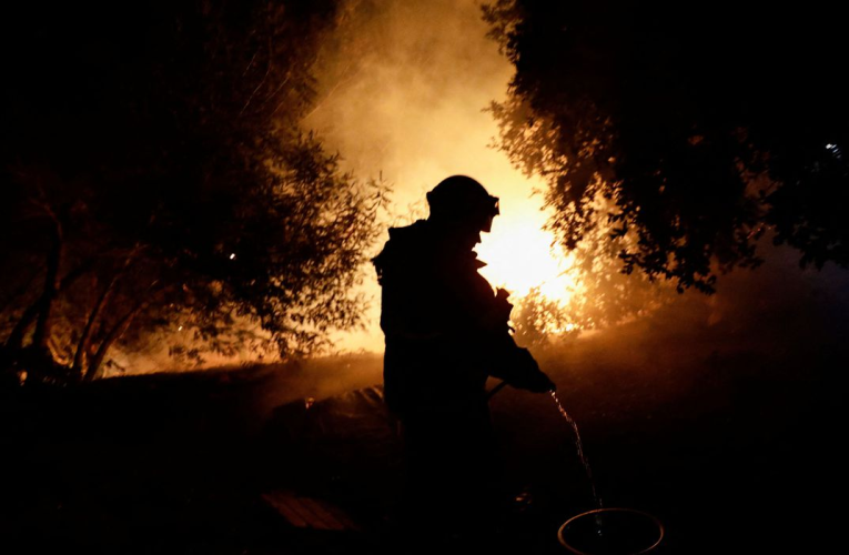 Incêndios florestais no Chile avançam e destroem centenas de casas