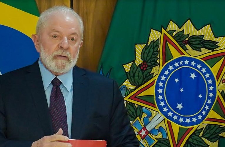 Nacional Lula sanciona lei para retomada de mais de 11 mil obras inacabadas