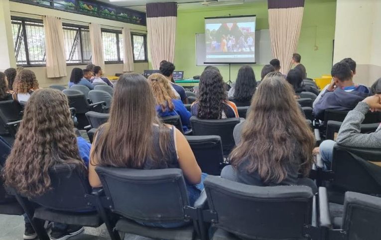 Itatiaia -RJ Projeto “Janelas para o Turismo” entrega certificados a alunos da rede municipal